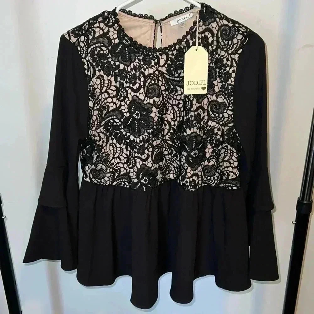 Jodifl Jessie Lace Top NWT Size S 080126